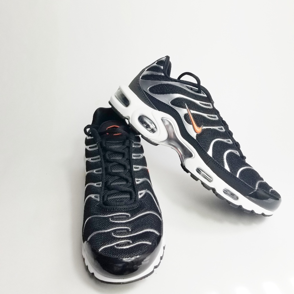 Nike Air Max Plus TN SE Tuned - Picture 3 of 4